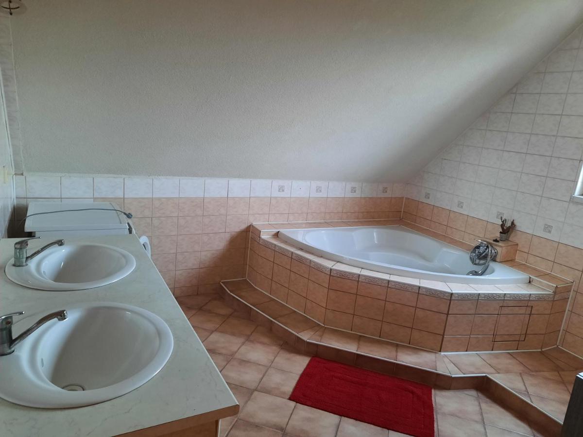 Apartman Chiarita Nemšová Εξωτερικό φωτογραφία