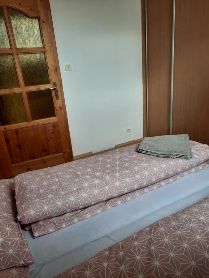 Apartman Chiarita Nemšová Εξωτερικό φωτογραφία