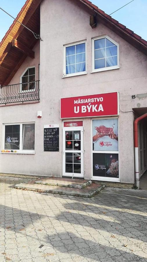 Apartman Chiarita Nemšová Εξωτερικό φωτογραφία